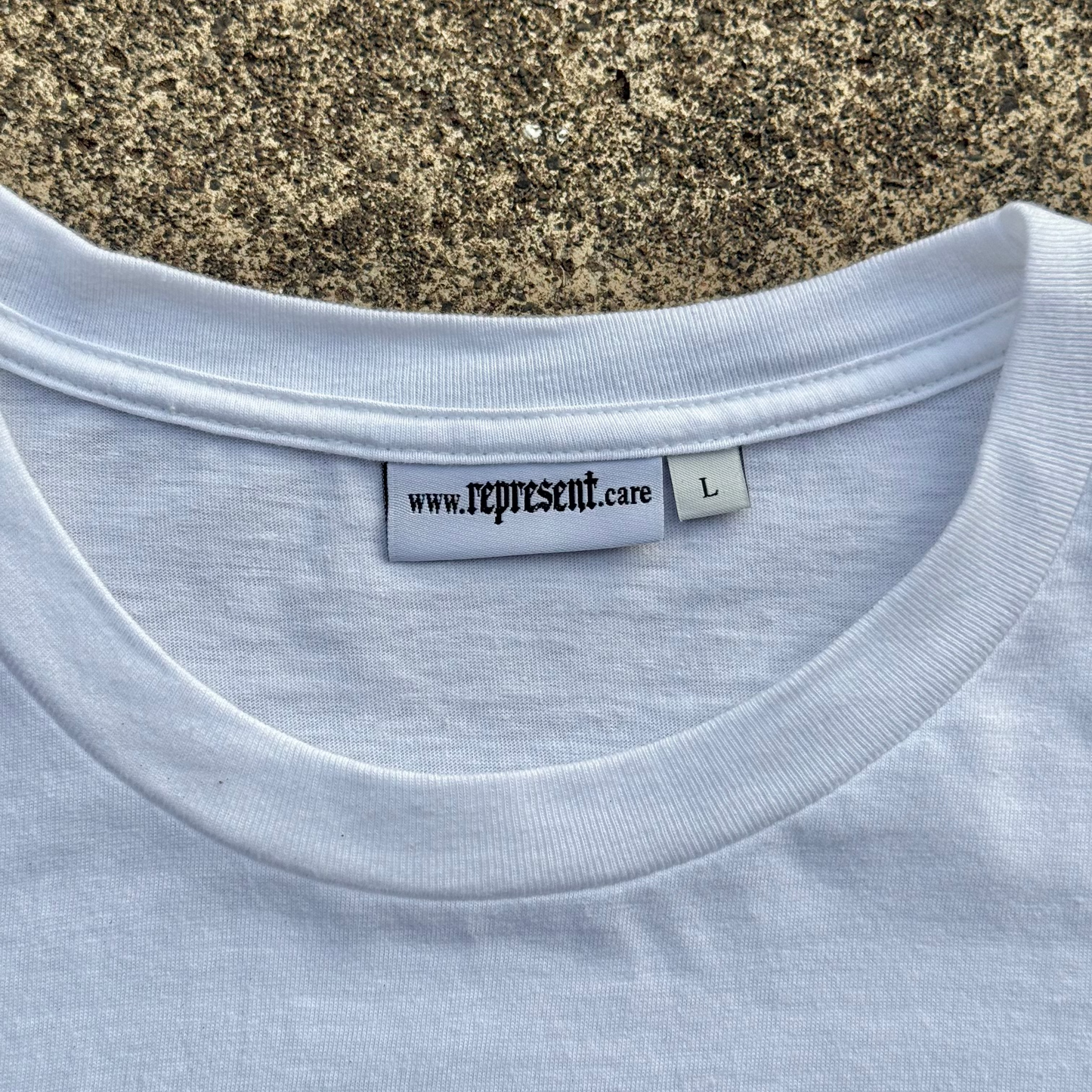 (XXS) Jesus Cares T-Shirt